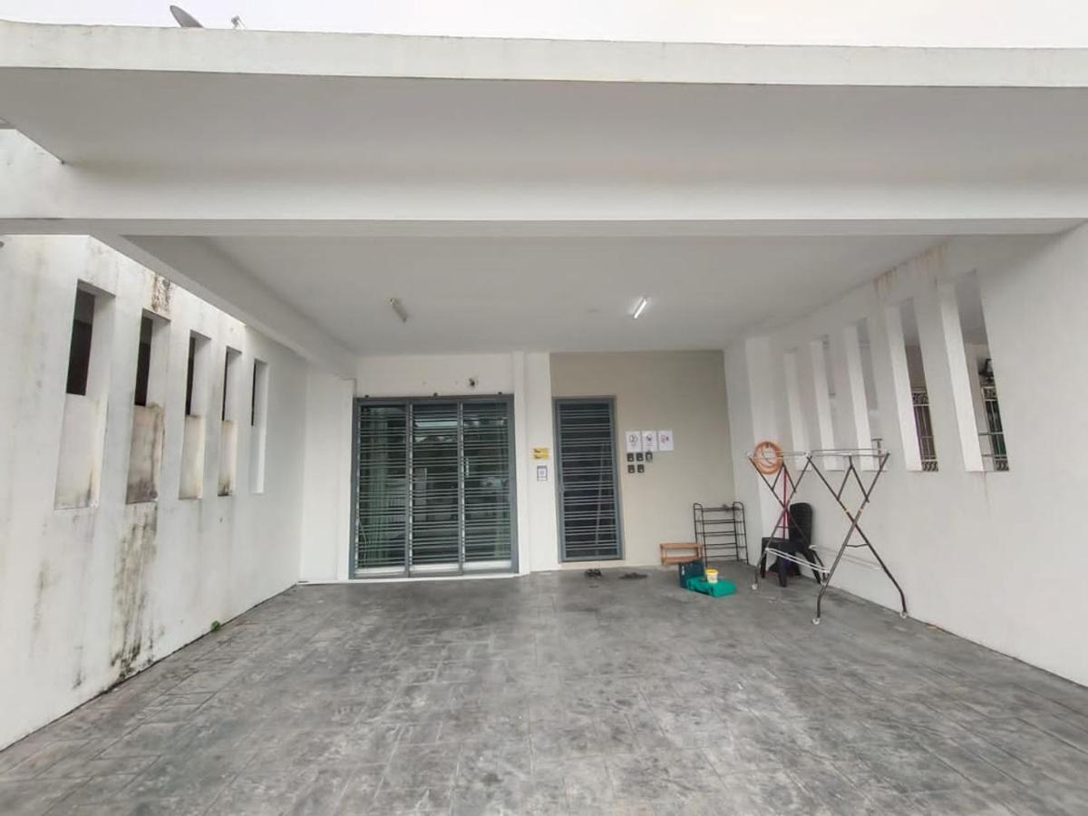 Indah Homestay